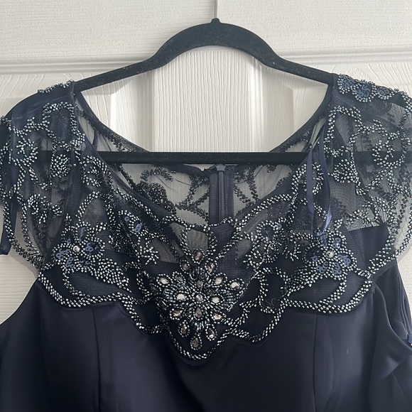 Beautiful navy blue dress - Picture 5 of 5